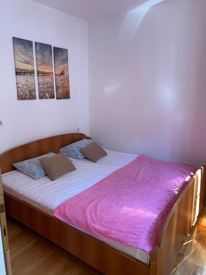 Apartment Aura